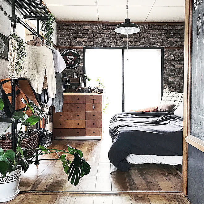 ベッド周り れんが壁紙 暮らしを楽しむ 男前インテリア インスタやってます などのインテリア実例 17 12 28 07 55 17 Roomclip ルームクリップ