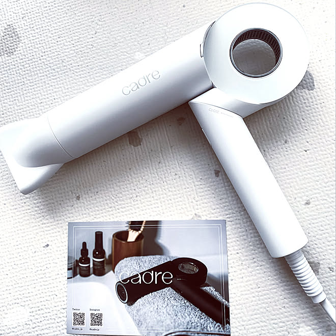 新品未使用　cadre カドレ ヘアドライヤー　ホワイト cadre カドレ ヘアドライヤー（1250W）ホワイトの卸・通販