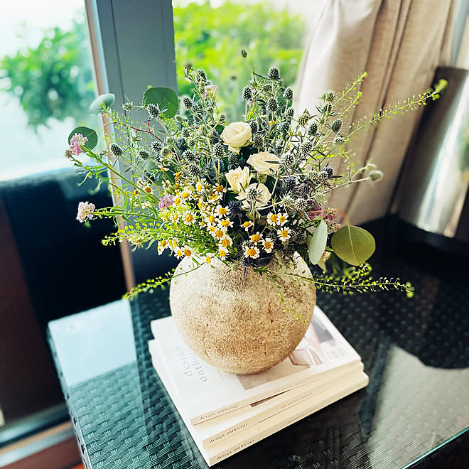 ナチュラルフラワー フラワーアレンジメント Zaraの花瓶 フラワー お花を飾る などのインテリア実例 21 06 07 14 15 48 Roomclip ルームクリップ