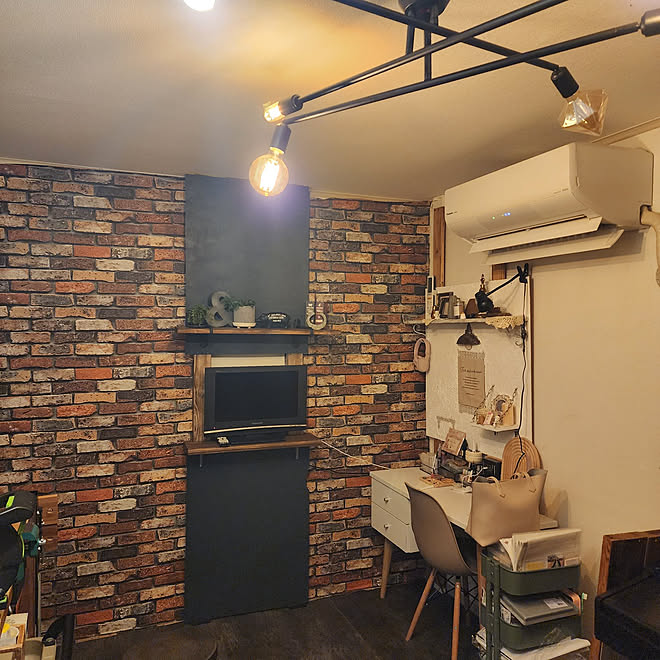 壁 天井 アクセントクロス Resta 賃貸diy 壁紙貼り替え などのインテリア実例 23 02 01 22 46 Roomclip ルームクリップ