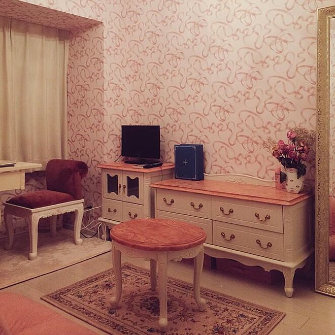 部屋全体 お花 かわいい ロココ調 ピンクの壁紙 などのインテリア実例 17 02 10 17 54 32 Roomclip ルームクリップ