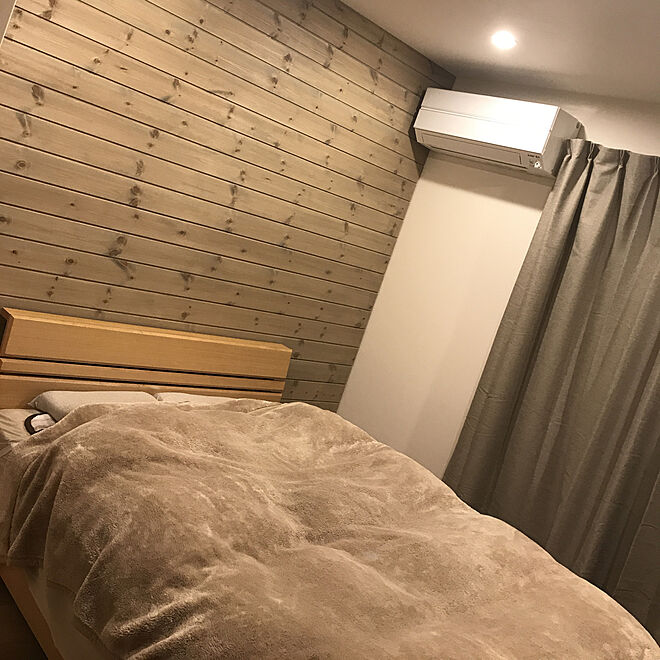 ベッド周り/ベッドルーム/無垢材/板張りの壁/アッシュグレー...などのインテリア実例 - 2019-01-14 23:02:14