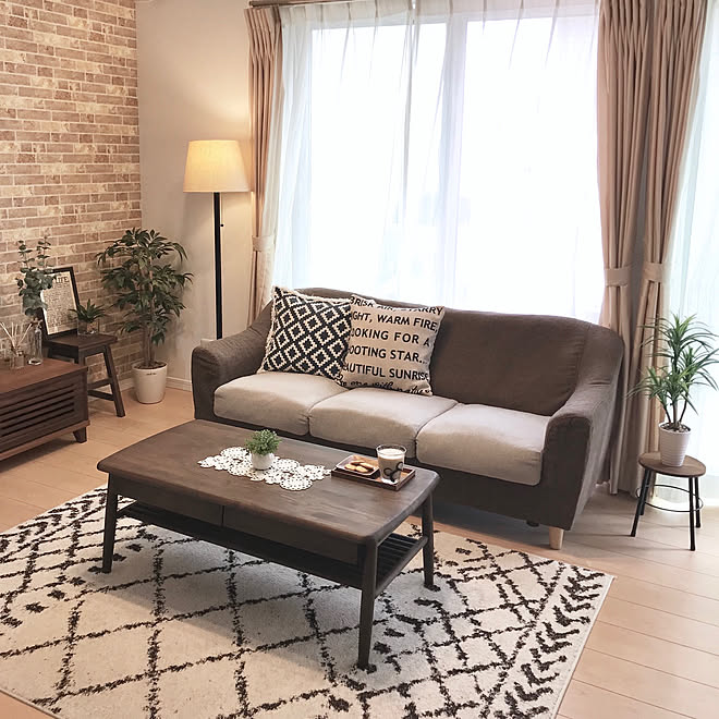 ブラウンインテリア ベージュのカーテン レンガ壁紙 ニトリのクッションカバー リビングテーブル などのインテリア実例 19 07 09 15 10 11 Roomclip ルームクリップ ブラウンインテリア ベージュのカーテン レンガ壁紙 ニトリのクッションカバー リビングテーブル などのインテリア実例 19 07 09 15 10 11 Roomclip ルームクリップ