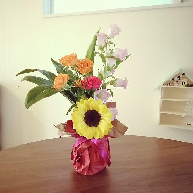 花束 花瓶がない ペットボトルで花瓶 みんな優しい 感謝 などのインテリア実例 06 30 17 51 09 Roomclip ルームクリップ 花束 花瓶がない ペットボトルで花瓶 みんな優しい 感謝 などのインテリア実例 06 30 17 51 09 Roomclip ルームクリップ