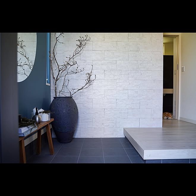 玄関 入り口 枝物 大型壺 壺 Diy などのインテリア実例 21 07 19 13 49 45 Roomclip ルームクリップ