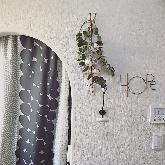 キッチン 丸葉ユーカリ ドライフラワー グリーンのある暮らし 塗り壁の家 などのインテリア実例 19 02 23 13 01 58 Roomclip ルームクリップ