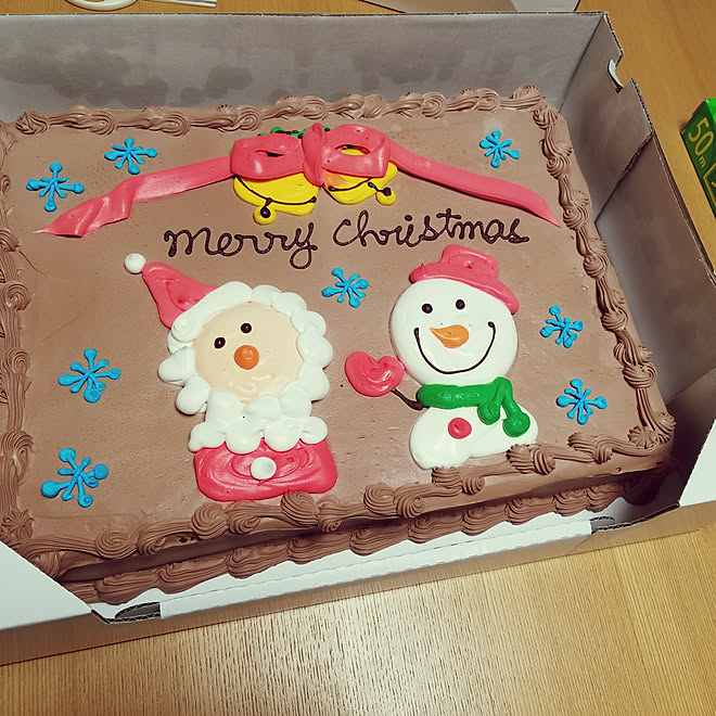 机 コストコ ハーフシートチョコレートケーキ 家族でクリスマスパーティー 今日食べました などのインテリア実例 18 12 22 15 29 Roomclip ルームクリップ