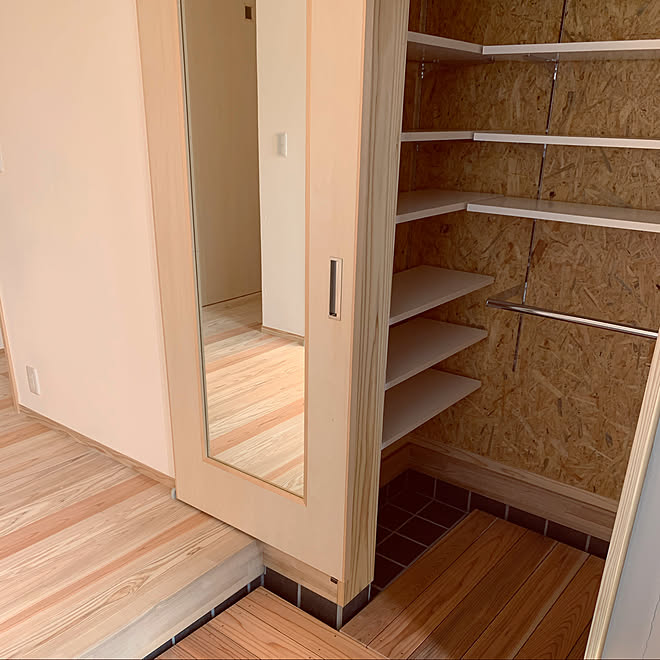 可動棚 造作棚 玄関鏡 すのこ シューズクローク などのインテリア実例 08 14 22 33 29 Roomclip ルームクリップ