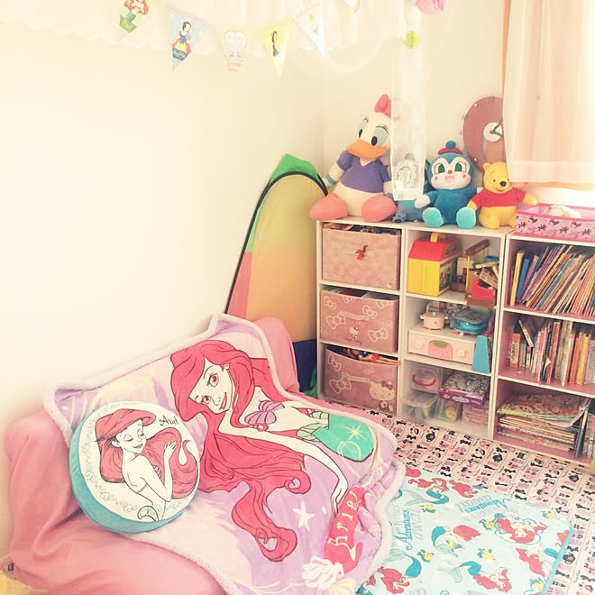部屋全体 ディズニープリンセス アリエル 子供部屋女の子 ダイソー などのインテリア実例 16 01 05 10 41 01 Roomclip ルームクリップ