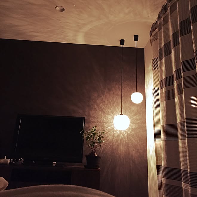 ベッド周り/グレーの壁/ライト照明/テレビボード周りのインテリア実例 - 2015-04-20 23:19:29