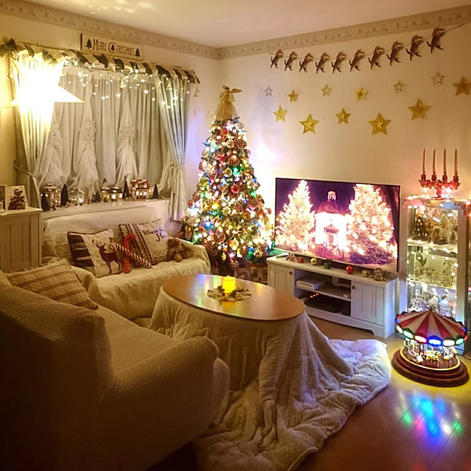 リビング クリスマス クリスマスツリー 海外のクリスマスに憧れる クリスマスディスプレイ などのインテリア実例 11 24 19 14 42 Roomclip ルームクリップ