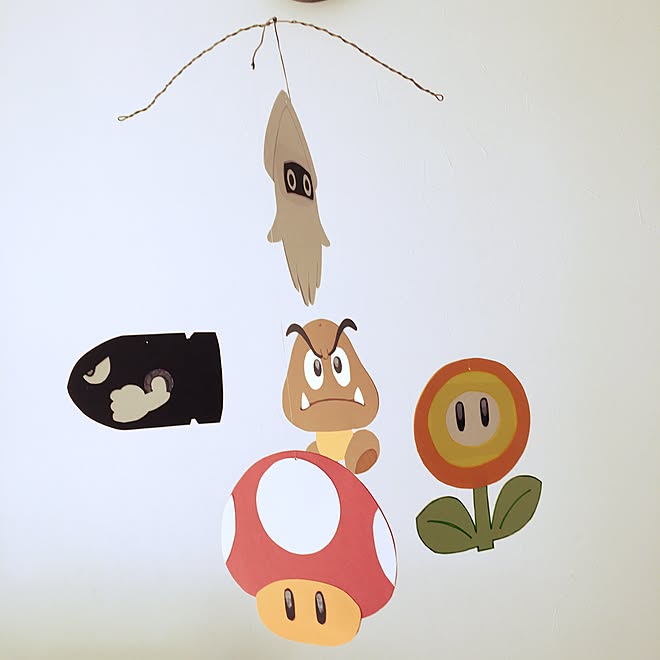 誕生日飾り付け マリオ 壁 天井 画用紙 モビール などのインテリア実例 17 03 04 13 13 13 Roomclip ルームクリップ