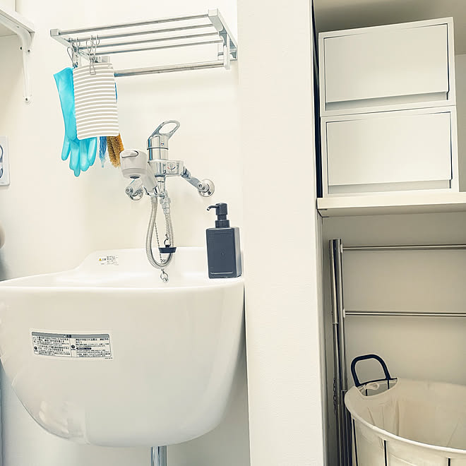 未使用 TOTO 多目的流し 洗濯流し SK507 バックハンガー 排水トラップ T9R T8C T200SHR13C TK40P 衛生陶器 店頭引き大歓迎 TOTO 洗濯流しSK507 NW1 床排水＋バックハンガー＋固定金具付