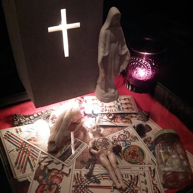 机/ホラー/十字架/コレクションテーブル/ゴシック...などのインテリア