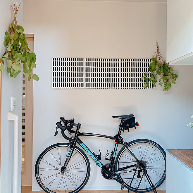 ユーカリ ロードバイク Artek 壁紙屋本舗 玄関 入り口のインテリア実例 22 02 09 18 35 27 Roomclip ルームクリップ