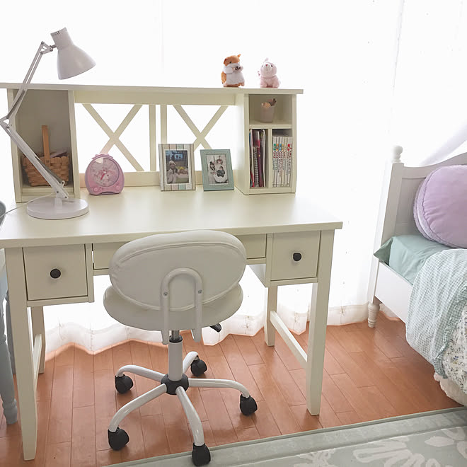 ニトリ家具机デスクカーシーキッズ子供部屋ブックシェルフ