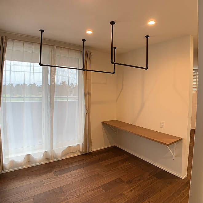 最大48%OFFクーポン アイアンバー toolbox ブラック 洗濯干し 2本