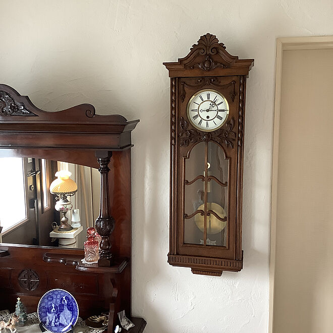 掛け時計/アンティーク雑貨/振り子時計のある部屋/珪藻土の壁