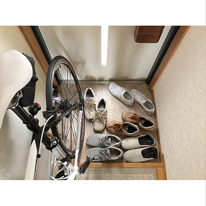 玄関/入り口/自転車/靴が散らかってる/一人暮らしのインテリア実例 - 2018-12-23 09:13:15
