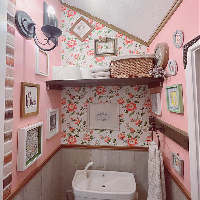 花柄壁紙 壁ペイントdiy 壁紙diy イギリス田舎風 セルフリフォーム などのインテリア実例 21 11 19 12 52 41 Roomclip ルームクリップ