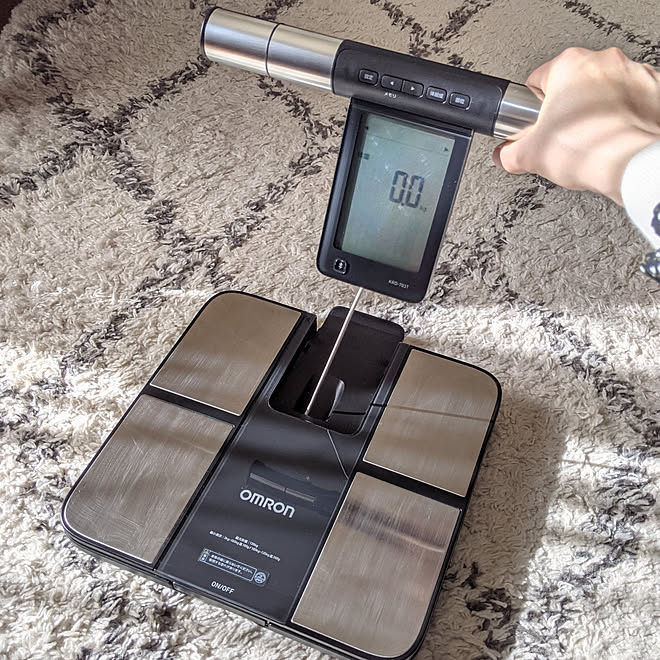 OMRON オムロン 体組成計 Karada Scan KRD-703T（OMRON Karada Scan 