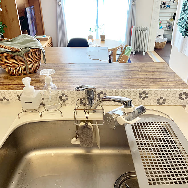 10分でできる ヘキサゴンタイル セリア 100均リメイク タイルシール などのインテリア実例 02 22 13 43 48 Roomclip ルームクリップ