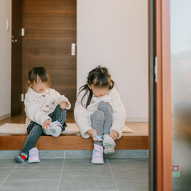 3姉妹/玄関タイル/わが家のドア/子どものいる暮らし/赤ちゃんのいる暮らし...などのインテリア実例 - 2023-02-12 22:56:02