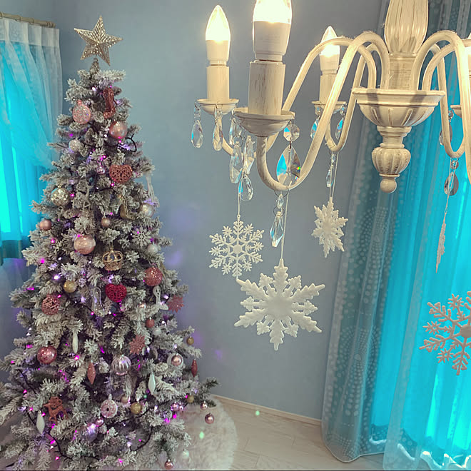 ピンク ゴールド シルバーのオーナメント クリスマス ニトリ リビングのインテリア実例 11 04 12 10 57 Roomclip ルームクリップ