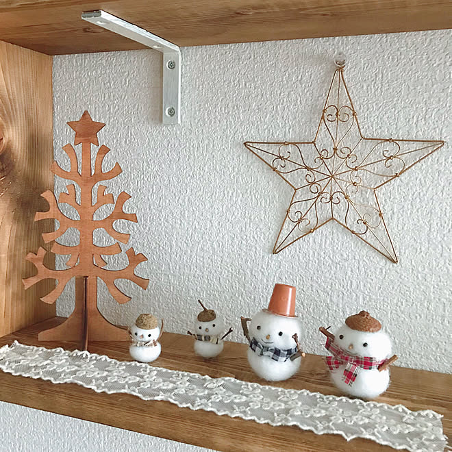 羊毛フェルト 雪だるまさん 真鍮色のスター クリスマススターは去年までの作品です クリスマススター などのインテリア実例 19 11 03 43 40 Roomclip ルームクリップ