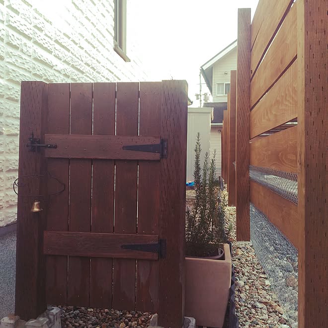 ニトリ 片開き門扉 玄関 入り口 スノコdiy スノコ扉 などのインテリア実例 16 11 11 15 53 01 Roomclip ルームクリップ