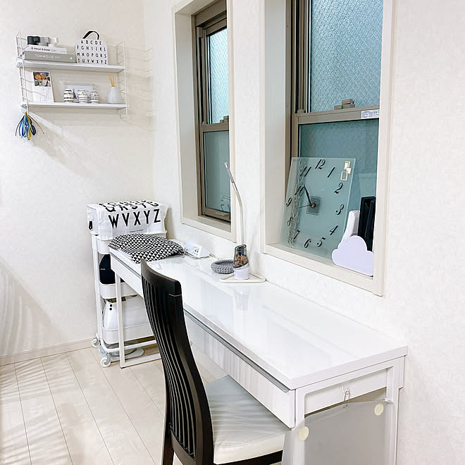 IKEAのパソコン机、ベストーブルシュ