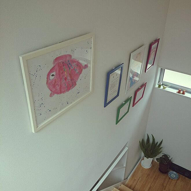 壁/天井/IKEA/ニトリ/階段の壁/子供の絵を飾るのインテリア実例 - 2016-07-28 21:18:38