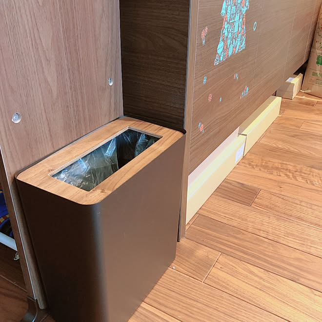 ゴミ箱 オシャレ ゴミ箱 Roomclipショッピング リビングのインテリア実例 21 12 17 16 22 21 Roomclip ルームクリップ