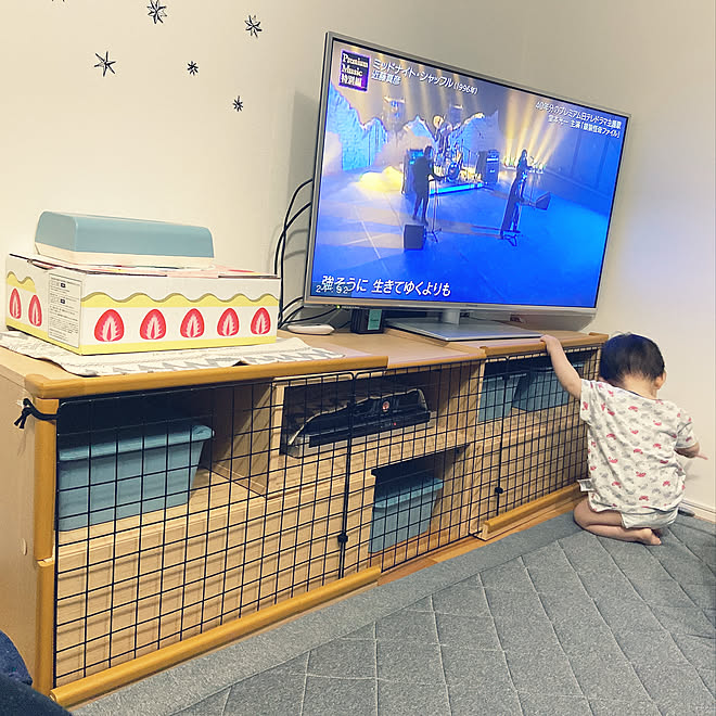 テレビボード ベビーサークル 狭いリビング 赤ちゃんのいる暮らし ベビーゲート などのインテリア実例 06 02 21 26 17 Roomclip ルームクリップ