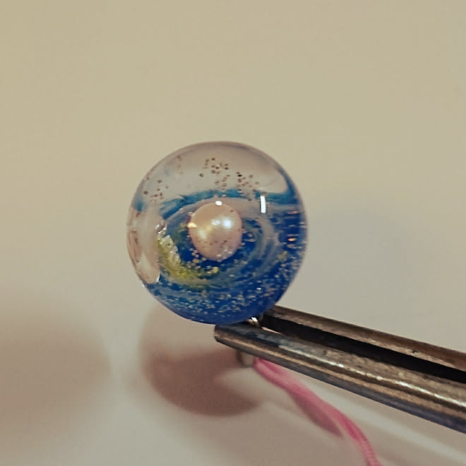レジン作品 球体レジン 球体宇宙 ストラップ チャーム などのインテリア実例 19 06 16 23 45 41 Roomclip ルームクリップ