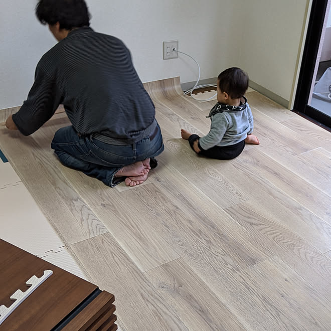 リビング 賃貸マンション 子供とくらす 足音騒音対策 壁紙屋本舗 などのインテリア実例 02 29 17 19 25 Roomclip ルームクリップ