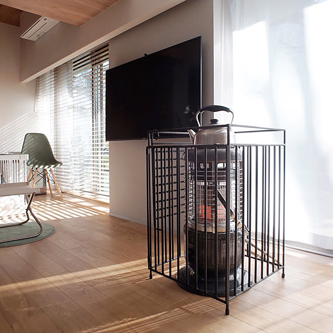 里山エンジン ストーブガード ガスストーブ 壁掛けテレビ レースカーテン などのインテリア実例 02 03 18 48 38 Roomclip ルームクリップ