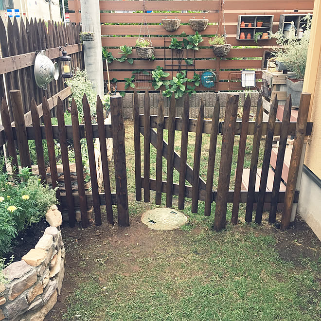 玄関 入り口 ガーデン 花壇diy 杭 扉diy などのインテリア実例 17 08 07 19 07 42 Roomclip ルームクリップ