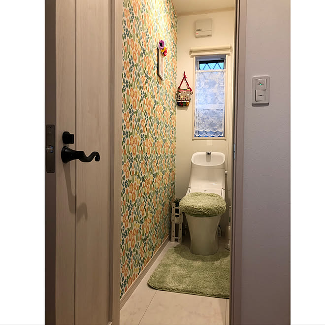 バス トイレ シンコール壁紙 トイレマット 花柄壁紙 ニトリ などのインテリア実例 19 02 11 16 35 52 Roomclip ルームクリップ