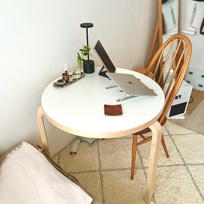 アルテック artek 稀有 81Atable ダイニングテーブル ホワイト アルテック artek 稀有 81Atable ダイニングテーブル ホワイト
