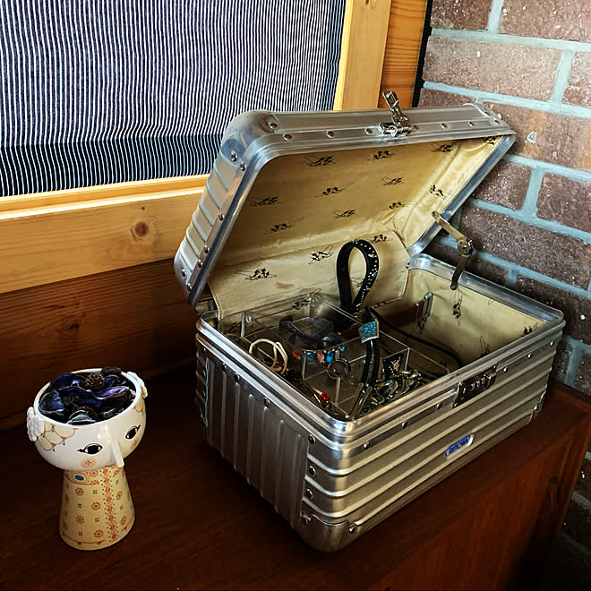 RIMOWA /ジュエリーボックス/おうち撮影クエスト/北欧パイン/ミッド ... リモワ『トパーズ パイロット トローリー 29L』920.50.00.2