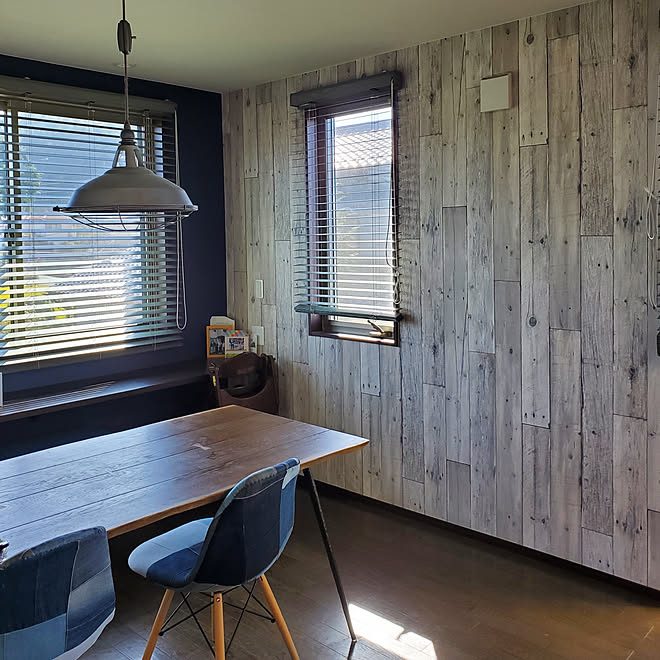 部屋全体 木目調壁紙 ウッドブラインド ニチベイ Booms などのインテリア実例 21 09 22 09 26 57 Roomclip ルームクリップ