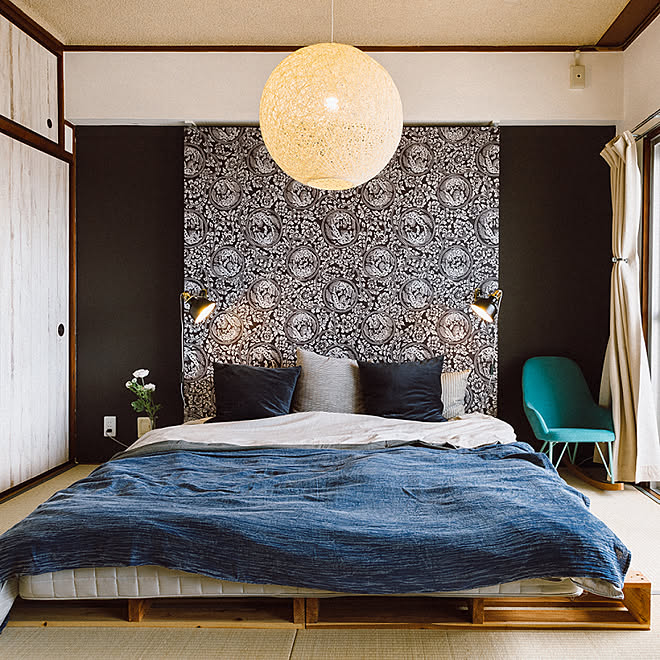 寝室 ベッドヘッド 和室 ふすま紙 濃い色 などのインテリア実例 17 09 11 16 40 41 Roomclip ルームクリップ