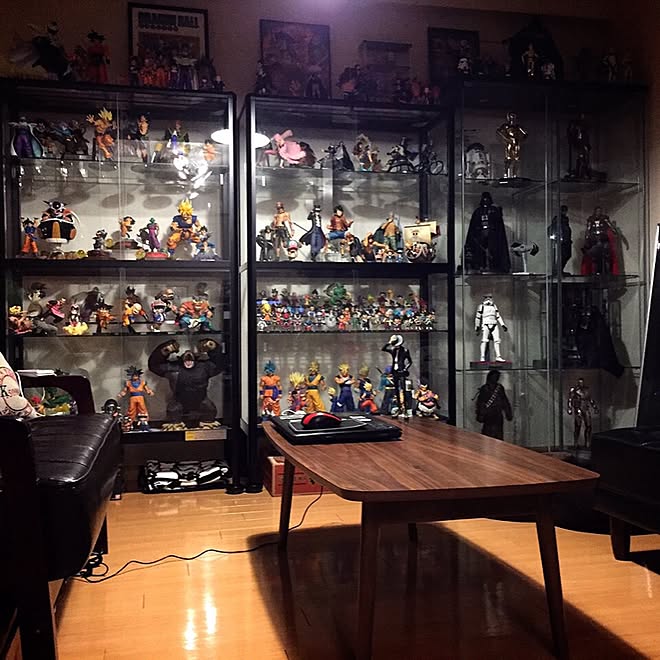 部屋全体 ソファ 趣味部屋 フィギュア フィギュア収納 などのインテリア実例 16 03 21 23 38 07 Roomclip ルームクリップ