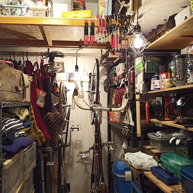 部屋全体/DIY/照明/秘密基地/自転車小屋...などのインテリア実例 - 2023-03-31 23:57:12