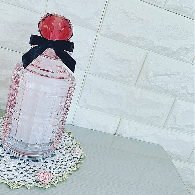 香水瓶型 アロマディフューザー かわいいのも好き 家をパワースポットに変える方法 シャビーシック などのインテリア実例 19 01 23 12 42 08 Roomclip ルームクリップ