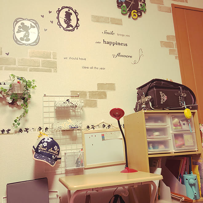 机 カインズ 折りたたみ机 ディズニー セリア リメイクシート レンガ などのインテリア実例 18 04 11 22 59 58 Roomclip ルームクリップ