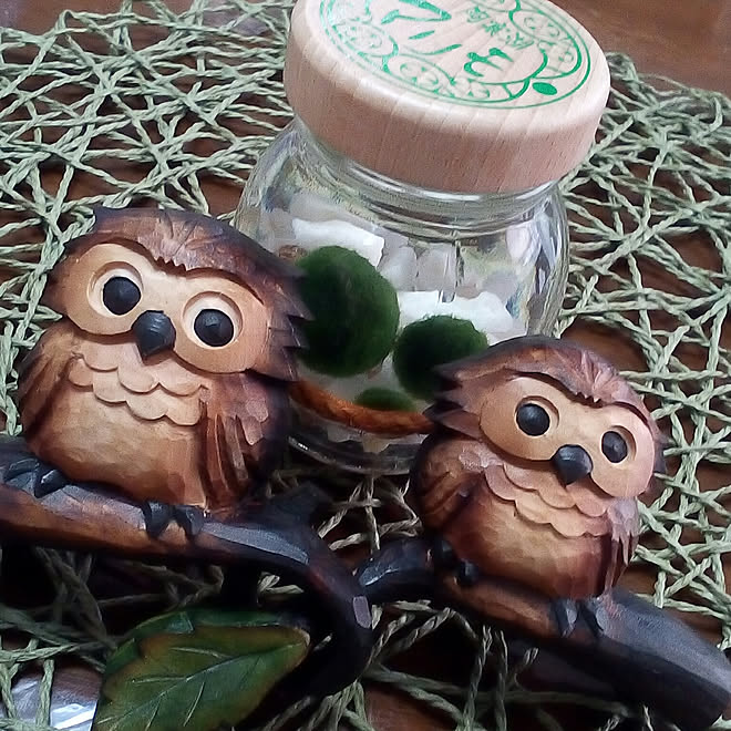 北海道で買った木彫りのフクロウです♪
