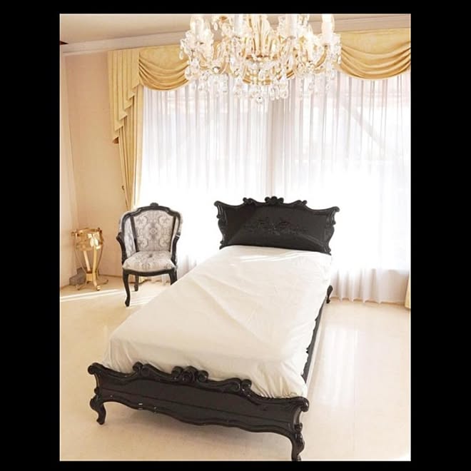 プリンセス家具 姫系インテリア 黒家具 猫脚 小悪魔 などのインテリア実例 22 10 28 14 06 Roomclip ルームクリップ