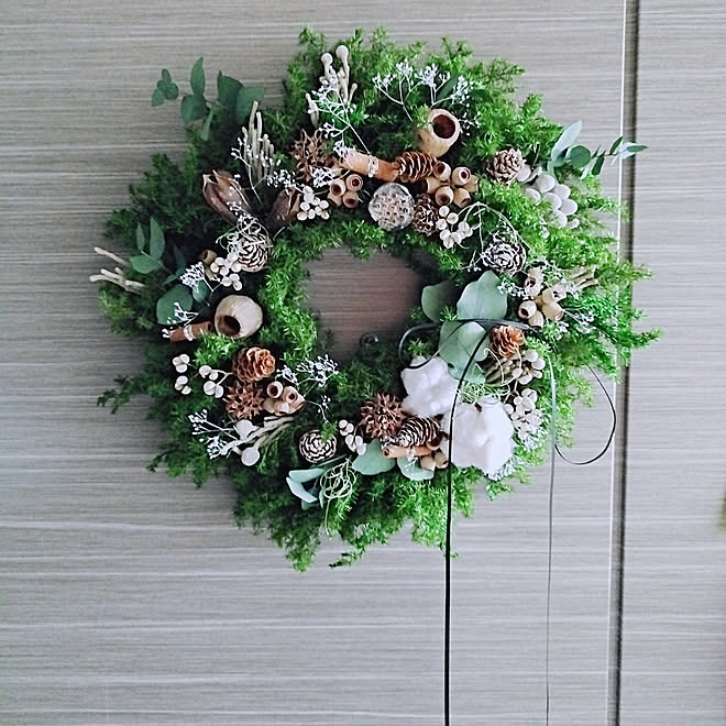 玄関 入り口 クリスマスリースハンドメイド シンプル マンションだけど 庭 子供と暮らす などのインテリア実例 22 11 25 18 46 26 Roomclip ルームクリップ